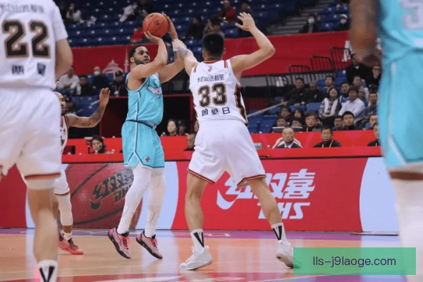青岛男篮城市身份认同，主场文化凝聚人心